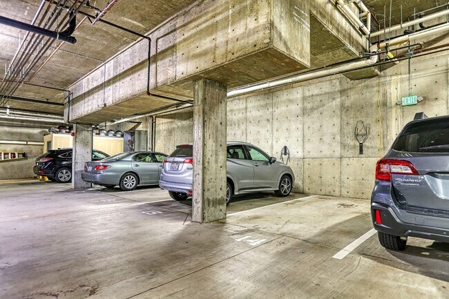 Building Photo - 2Bd/2Ba Seattle Condo