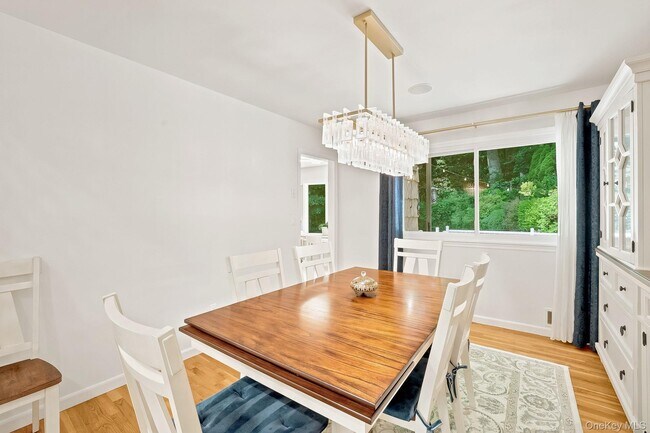 Building Photo - 80 Hickory Hill Dr
