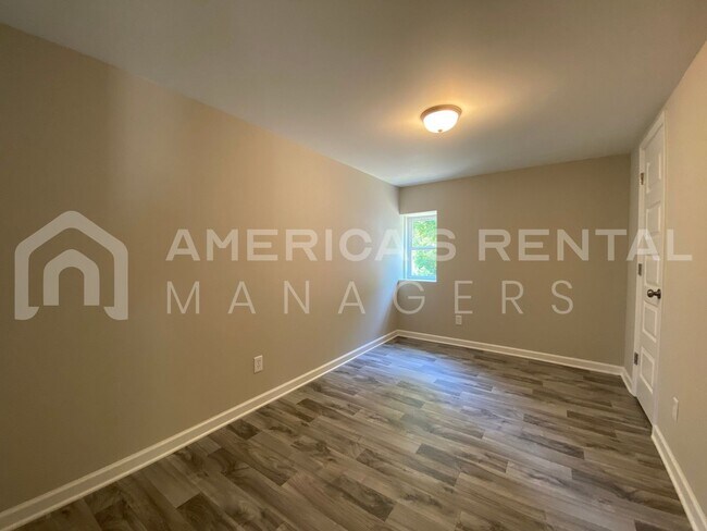 Building Photo - 3 Bedroom Home for Rent in Steele, AL!  DE...