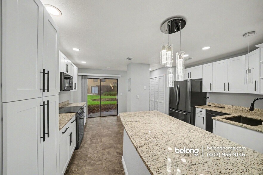 Building Photo - 1356 Casa Park Cir