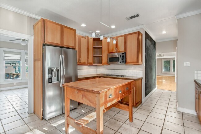 Building Photo - 5459 Miller Ave