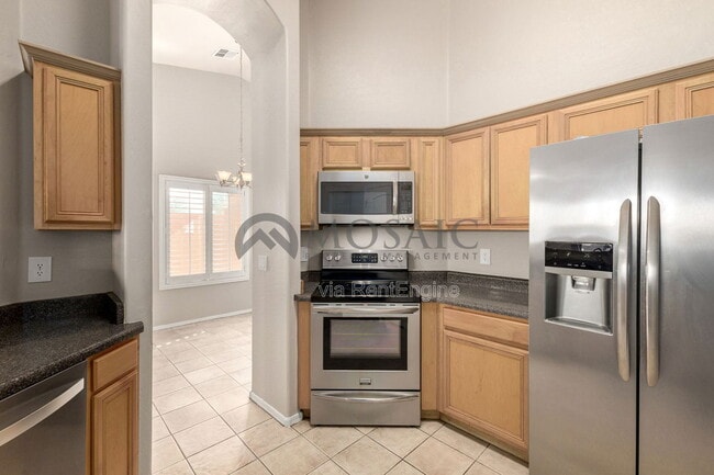 Building Photo - 1260 S Lindsay Rd