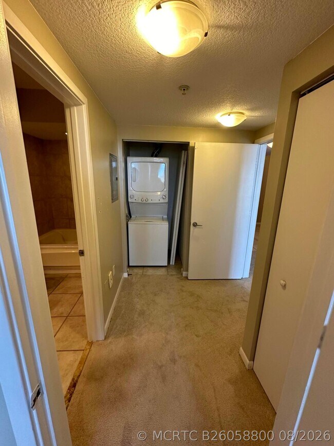 Building Photo - 1551 N Flagler Dr