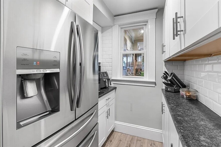 Building Photo - 95 Auckland St