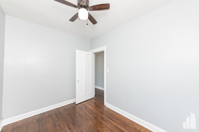 Building Photo - 5 bedroom in Evanston IL 60202