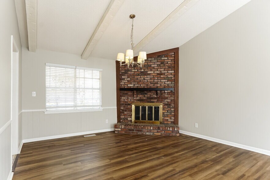 Building Photo - 1632 Maralyn Dr