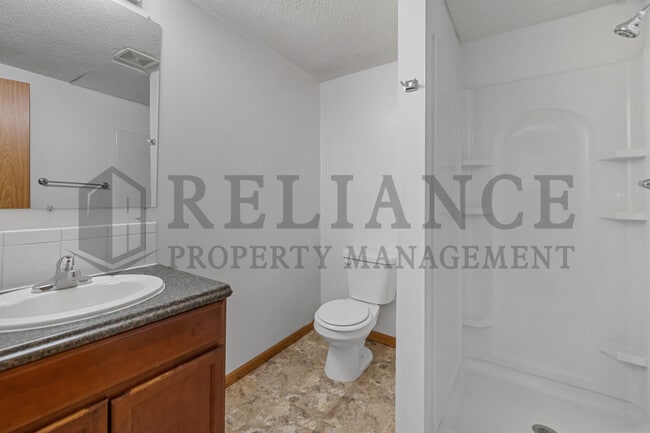 Building Photo - 2147 N Park Pl