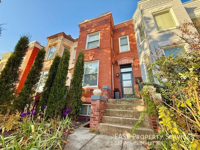 Primary Photo - 127 Adams St NW