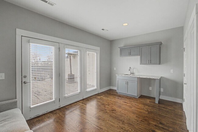 Building Photo - $4,200 per month | Fully Furnished | 3+ Month Leases Available