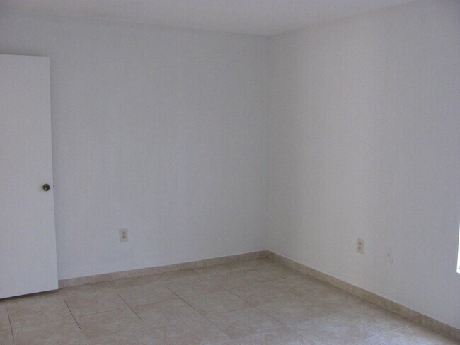 Building Photo - 815 Boynton Beach Blvd