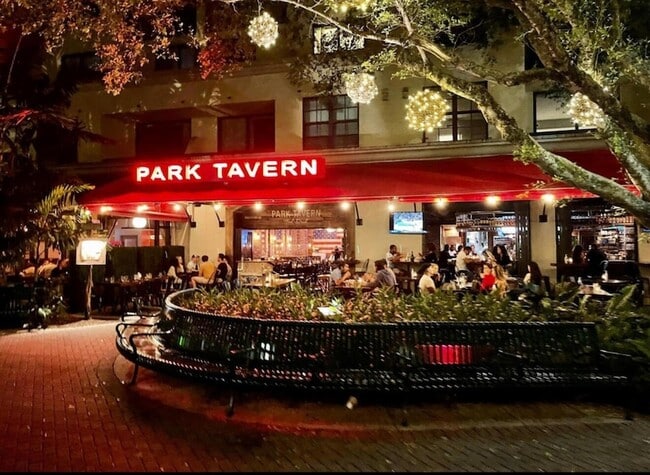 Building Photo - 111 SE 1st Ave