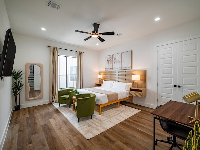 Building Photo - 1305 E 27th St