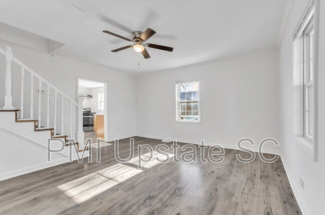 Building Photo - 109 S 7th St