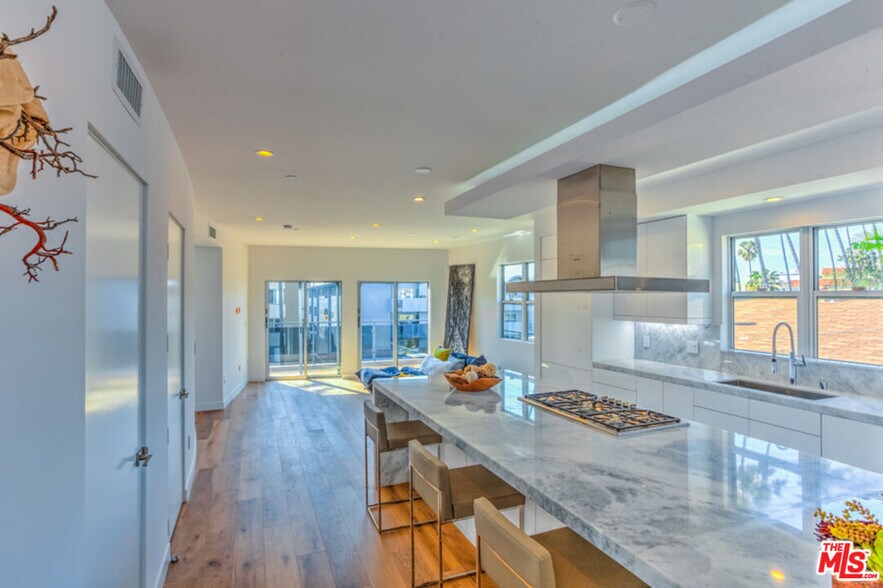 Building Photo - 947 4th St