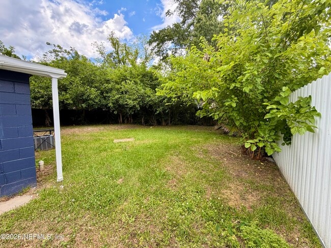 Building Photo - 5903 Droad St