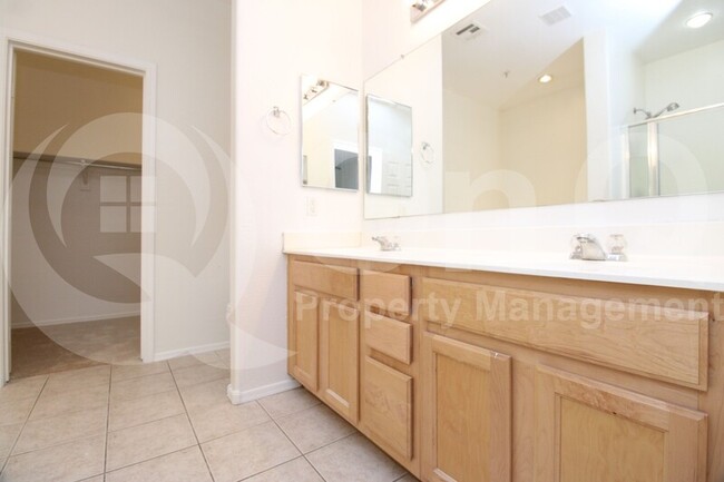 Building Photo - 1225 N 36th St