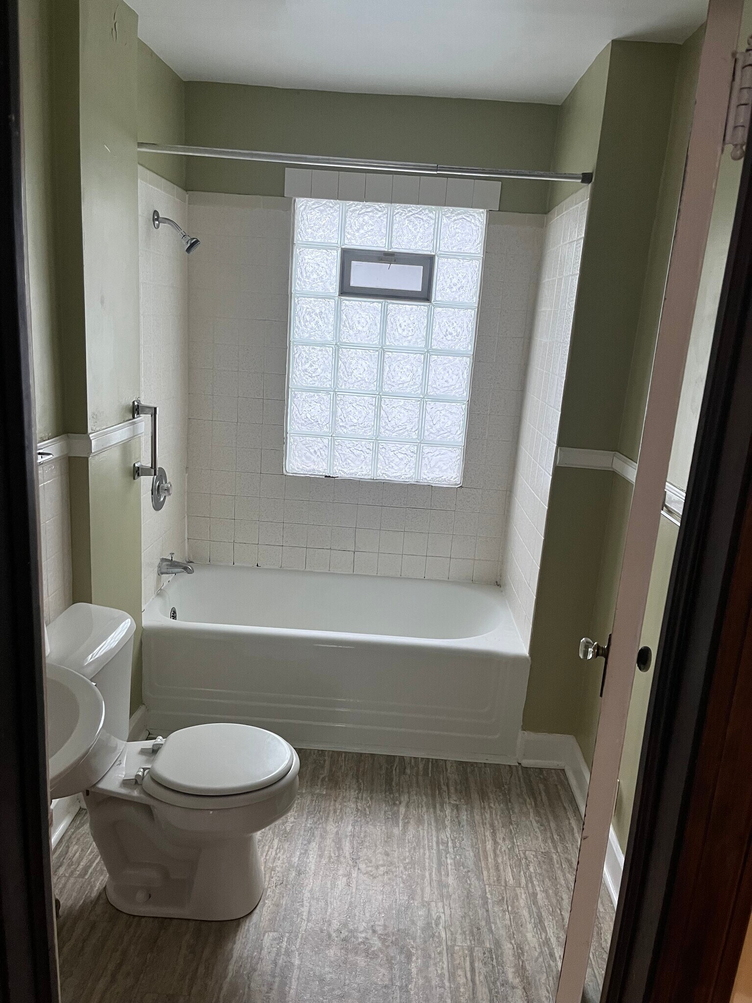 Building Photo - 1479 Canadian Ave