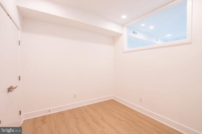 Building Photo - 1324 Frankford Ave