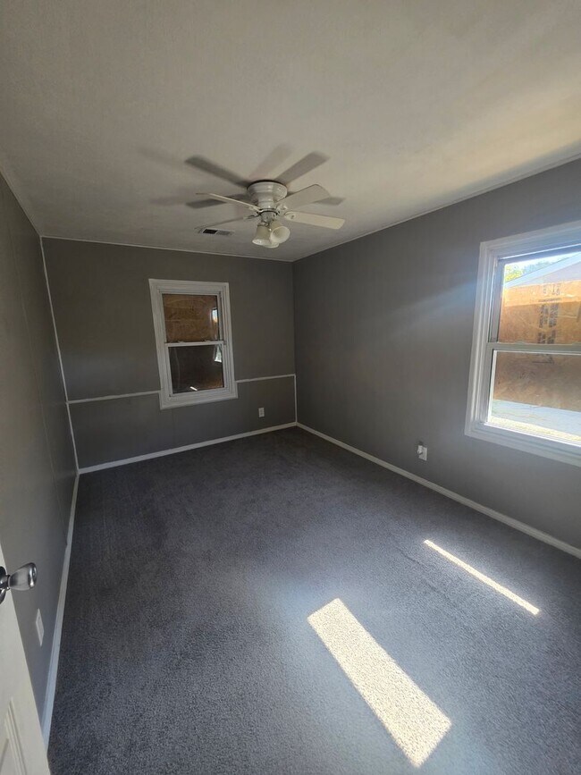 Building Photo - 733 St Norbert Dr