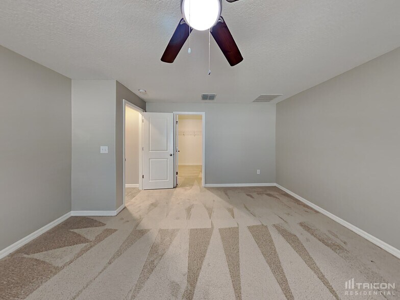 Building Photo - 9701 Sage Creek Dr