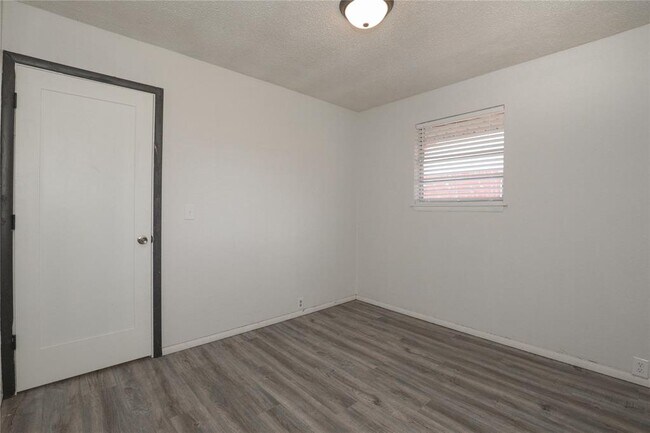 Building Photo - 24 SW 54th St