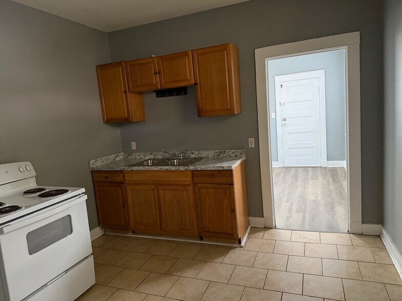 Building Photo - 2454 N Derbigny St