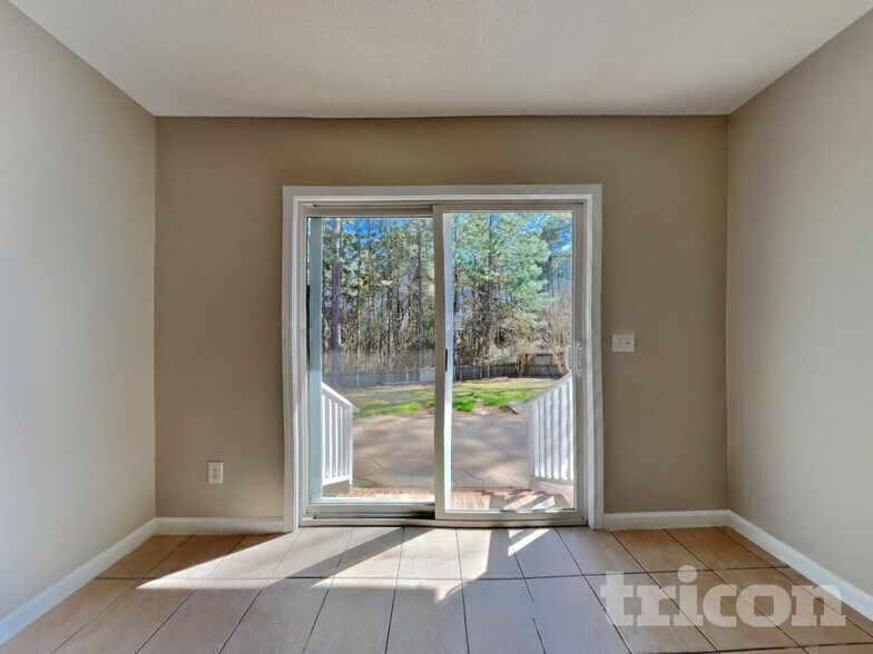 Building Photo - 226 Linden Rd