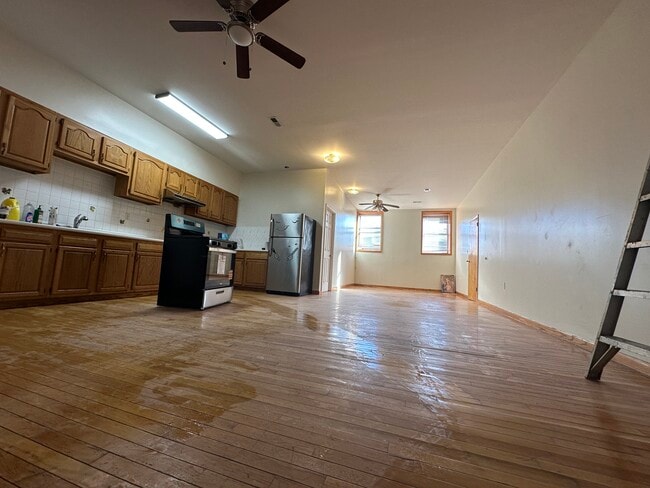 Building Photo - 721 Wharton St