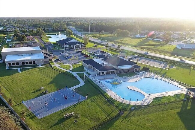 Building Photo - 2005 Aster Way