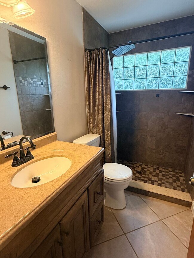 Building Photo - Beautifully Remodeled Lake Front Solar home. Call Sheila Campbell 407-687-7900