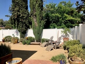 Building Photo - Ojai 2 bedroom 1 bathroom
