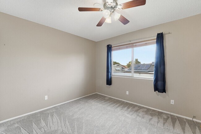 Building Photo - Beautifully maintained 3-bedroom, 2.5-bath Condo in the heart of Phoenix!