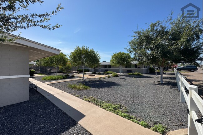 Building Photo - 1325 N 48th St