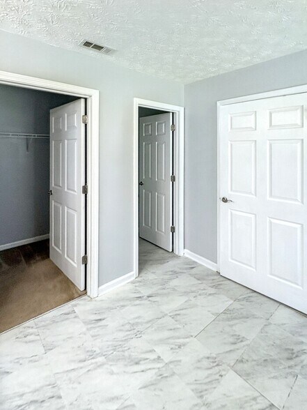 Building Photo - 2045 Parador Bend