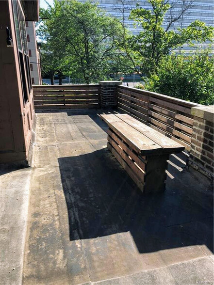 Front Balcony - 436 Prentis St