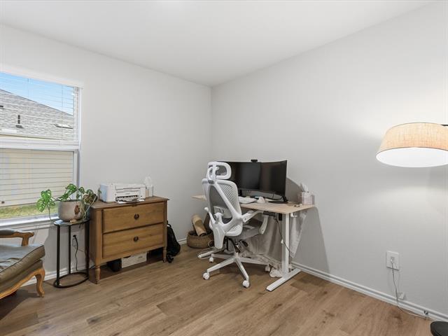 Building Photo - 11120 E Chase Ln