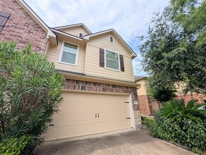 Building Photo - 14546 Bergenia Dr