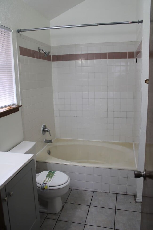 Building Photo - 1472 Sierra De Oro Dr