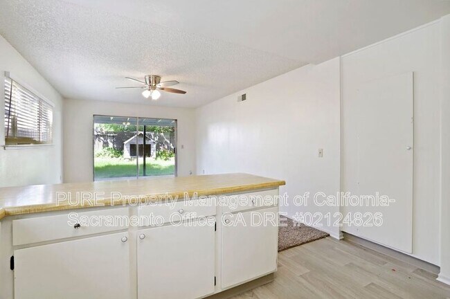Building Photo - 6101 Tupelo Dr
