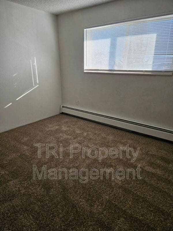 Building Photo - 2219 8th Ave