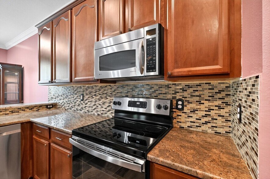 Building Photo - 6153 Everlasting Pl