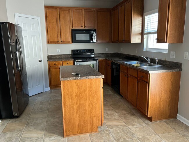 Building Photo - 619 Laurens Way