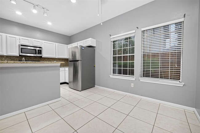 Building Photo - 13607 Sable Ln