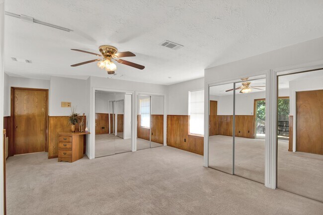 Building Photo - 5703 Havenwoods Dr