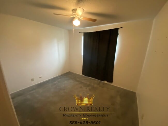 Building Photo - 1129 W Tulare Ave