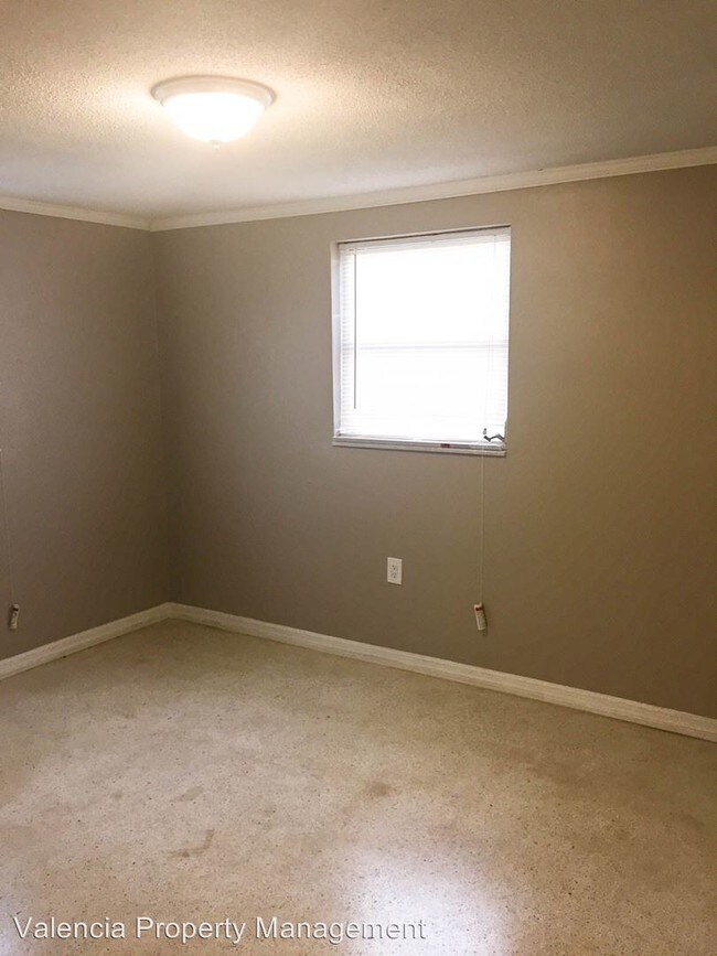 Building Photo - 2 br, 1.5 bath House - 4107 Westwood Dr