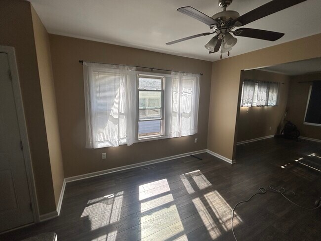 Building Photo - 2209 Blake Ave