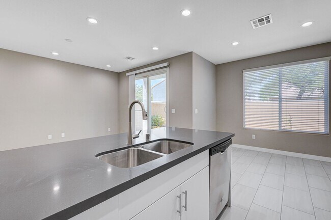 Building Photo - 2022 Single Family Home: 50% off first mon...