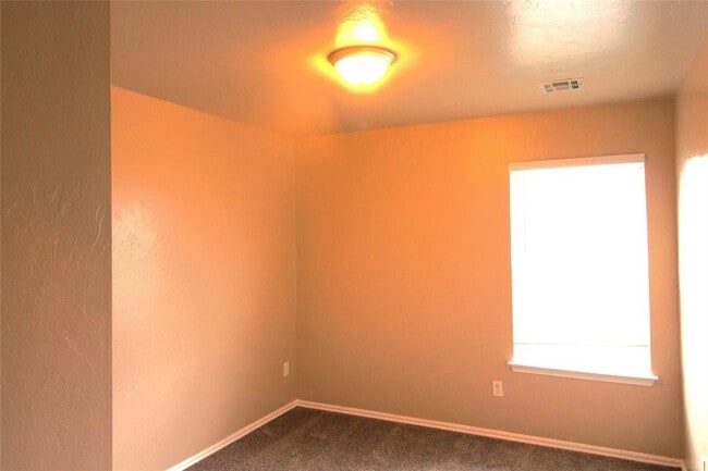Building Photo - 4702 SE 77th St