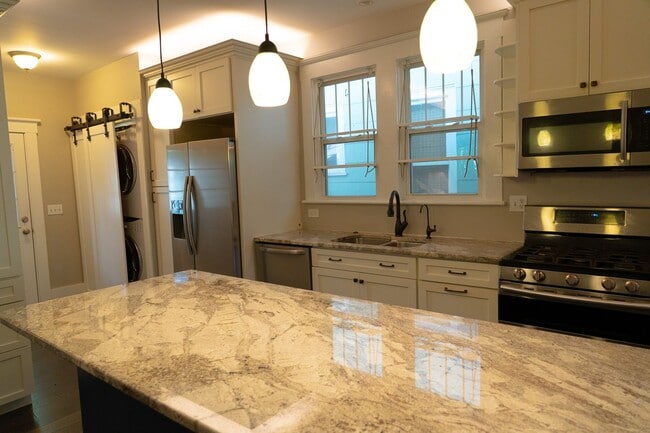 Building Photo - Charming Historic Home Walkable to Cargo & Soda Pop Districts
